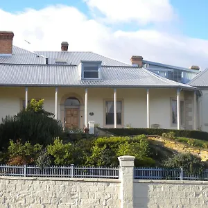 The On Elizabeth Bed & Breakfast