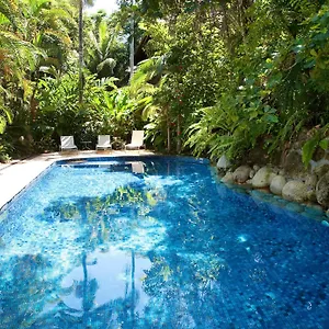 Coral Sea Aparthotel